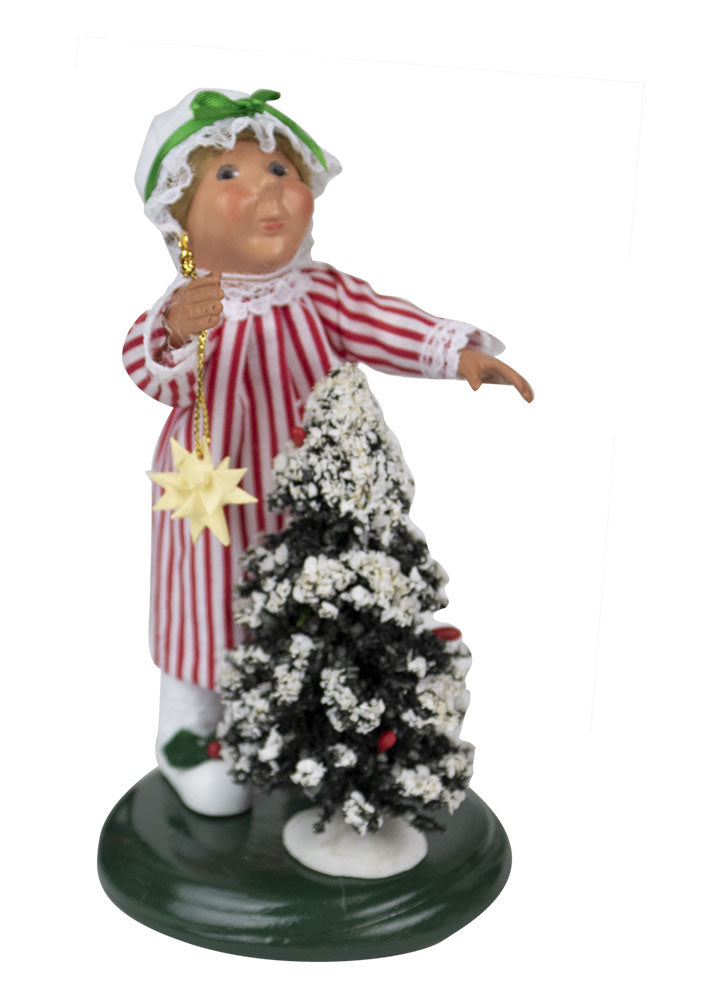 2022  Toddler w Tree