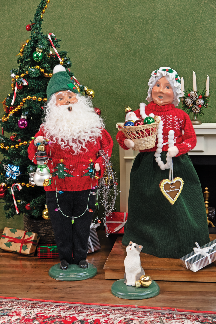 Decorating Mrs Claus