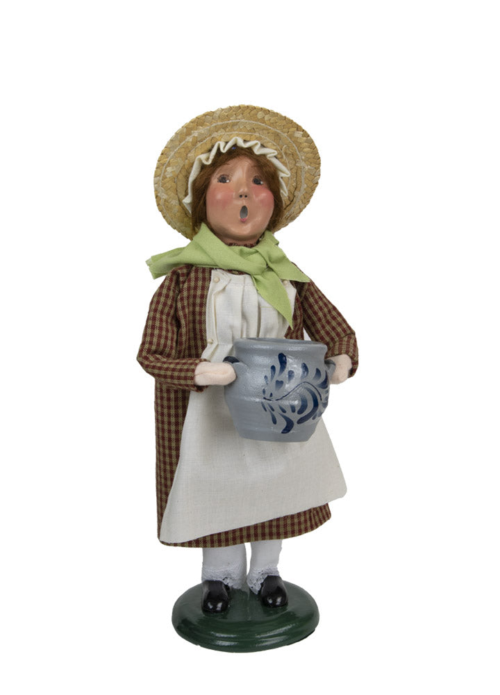 2022  Colonial Shopping Girl