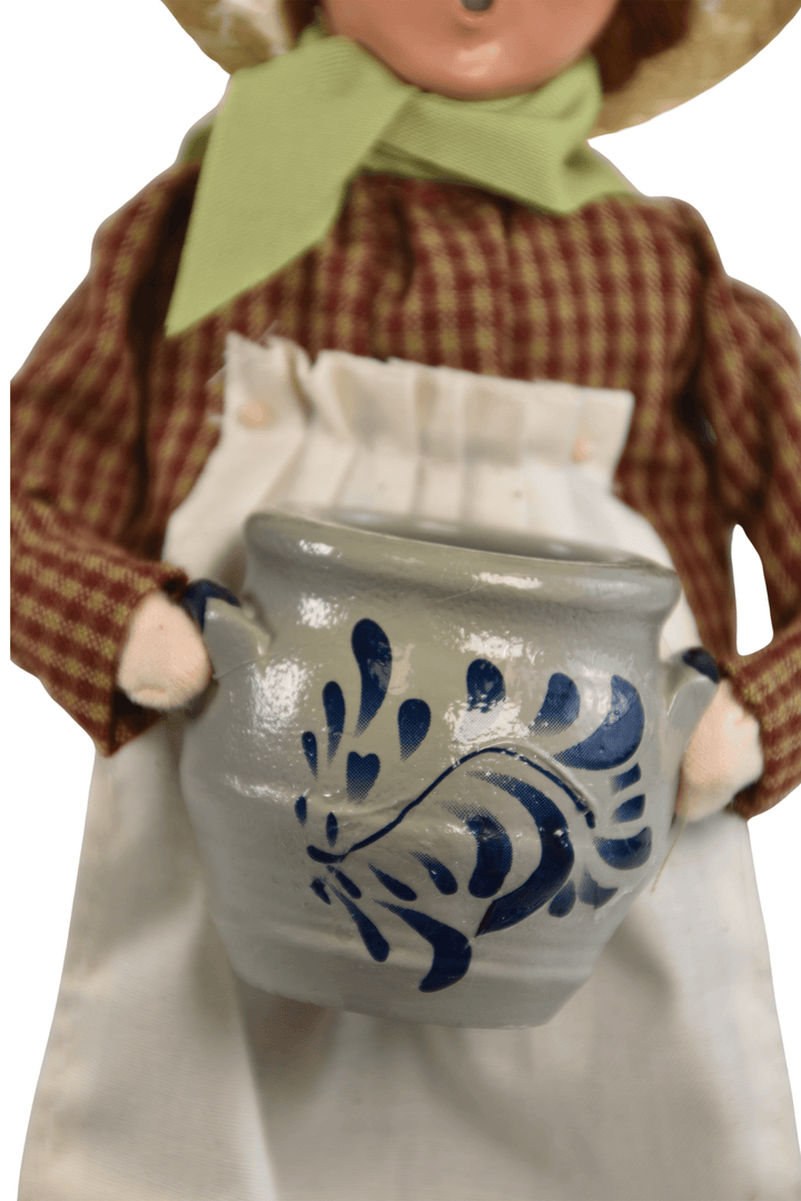 Colonial Shopping Girl