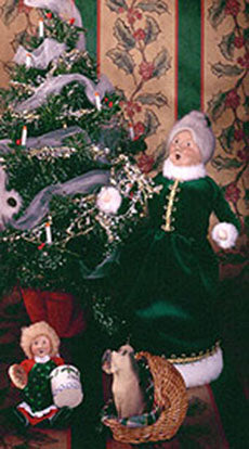 1999  Mrs. Claus Trimming Tree