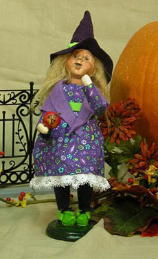2007  Witch with Apple