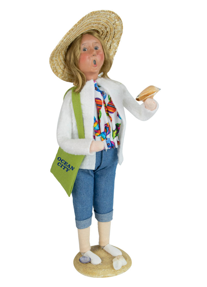 2023  Beach Woman 2023